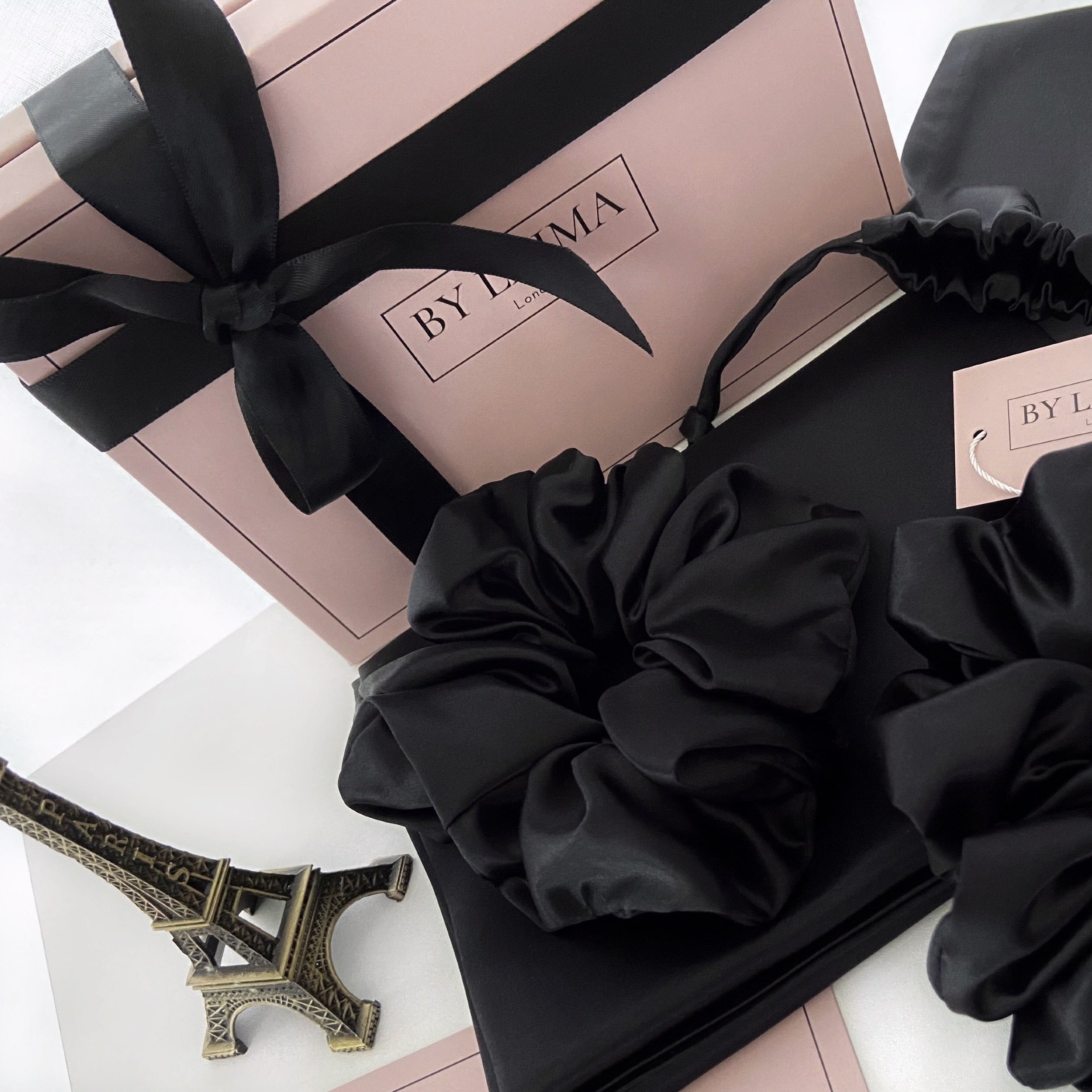 Silk Scrunchie in Onyx Noir